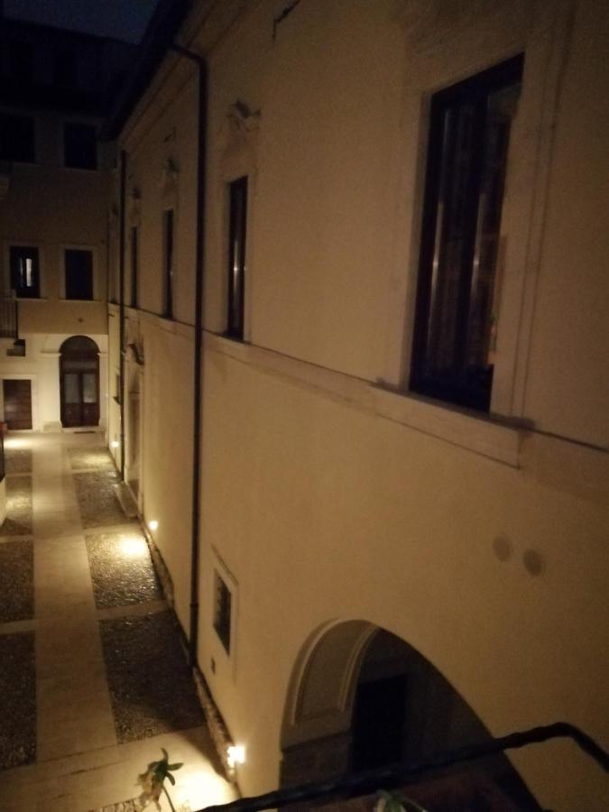 B&B Bone Novelle Dimora Storica Palazzo Zuzi LʼAquila Zewnętrze zdjęcie