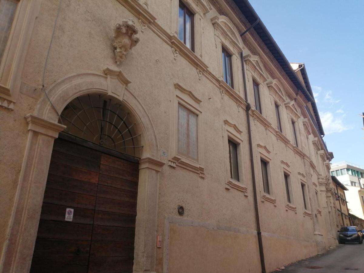 B&B Bone Novelle Dimora Storica Palazzo Zuzi LʼAquila Zewnętrze zdjęcie